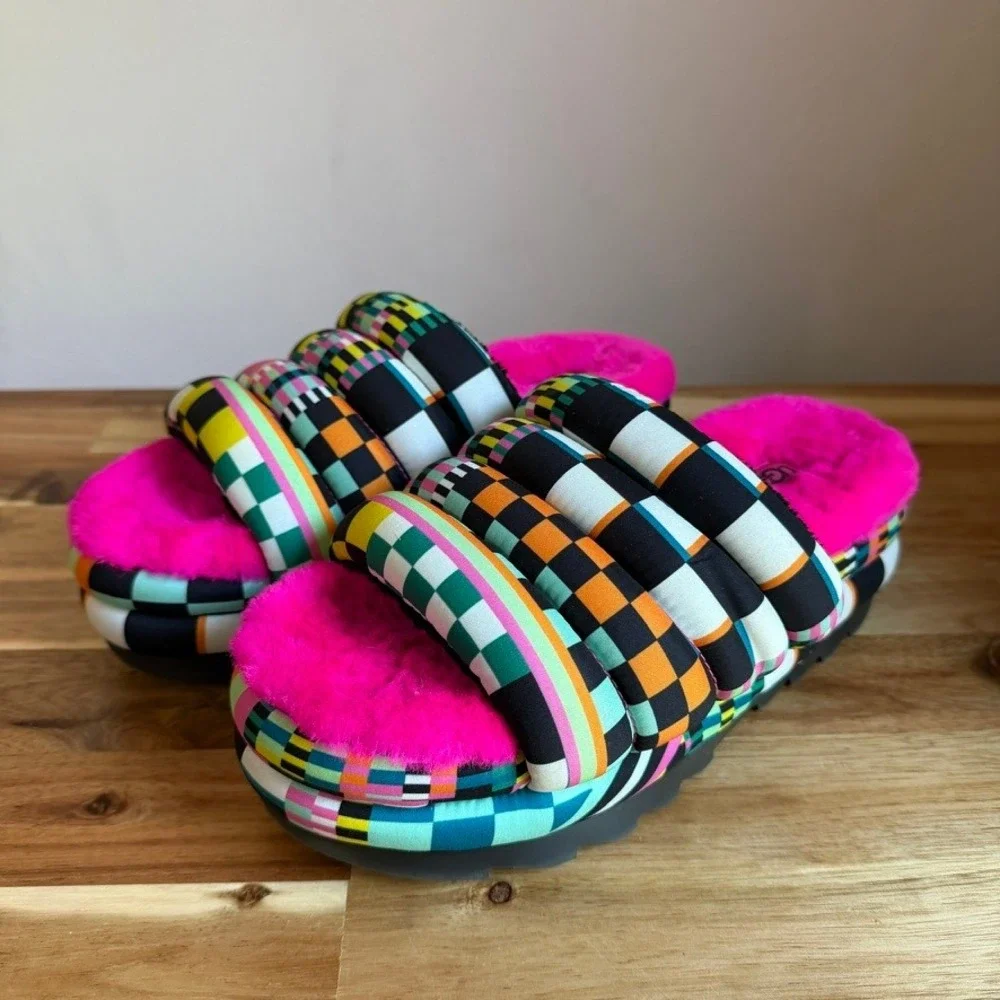 UGG Women's Maxi Checks Slide Size 8